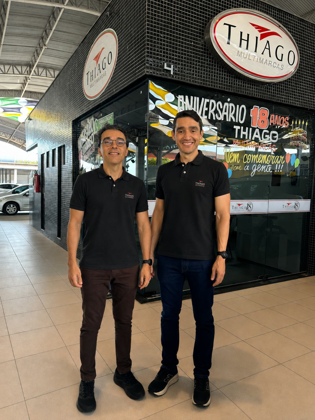 Fachada da Thiago Multimarcas no Natal Auto Shopping — 18 anos